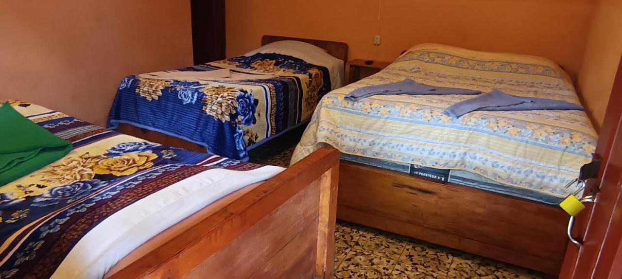 Hospedaje Santo Domingo Panajachel Exteriér fotografie