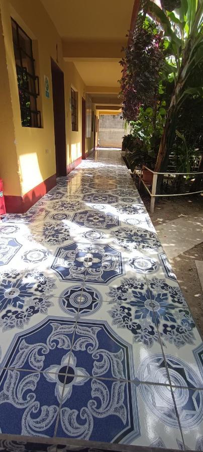 Hospedaje Santo Domingo Panajachel Exteriér fotografie