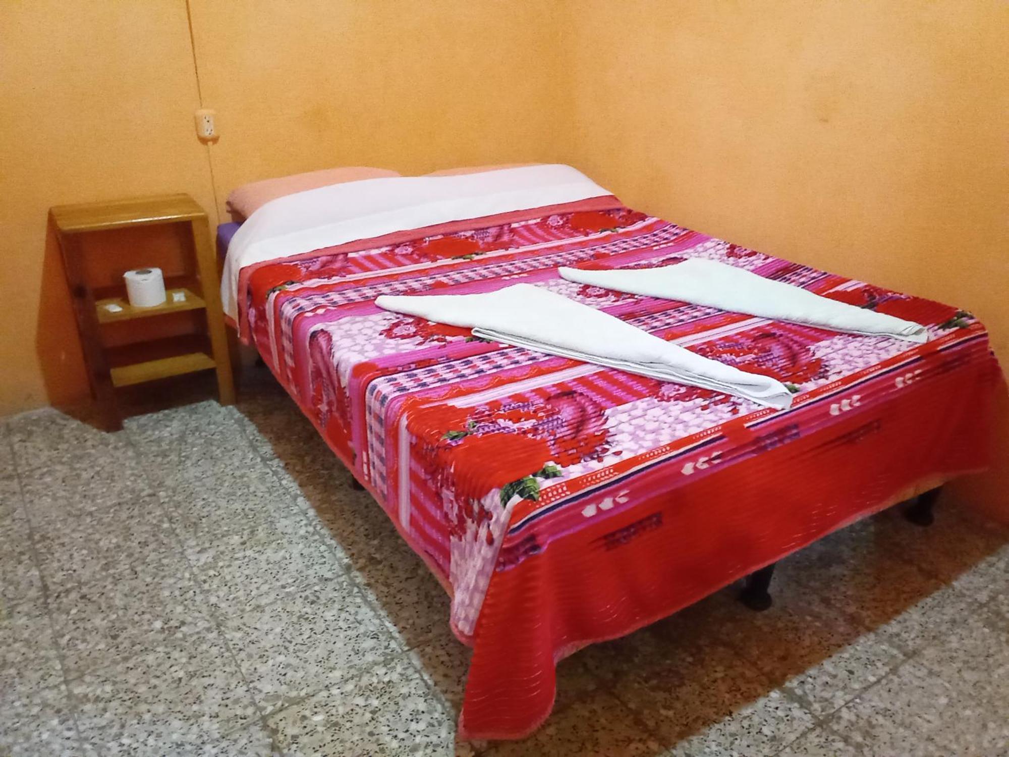 Hospedaje Santo Domingo Panajachel Exteriér fotografie