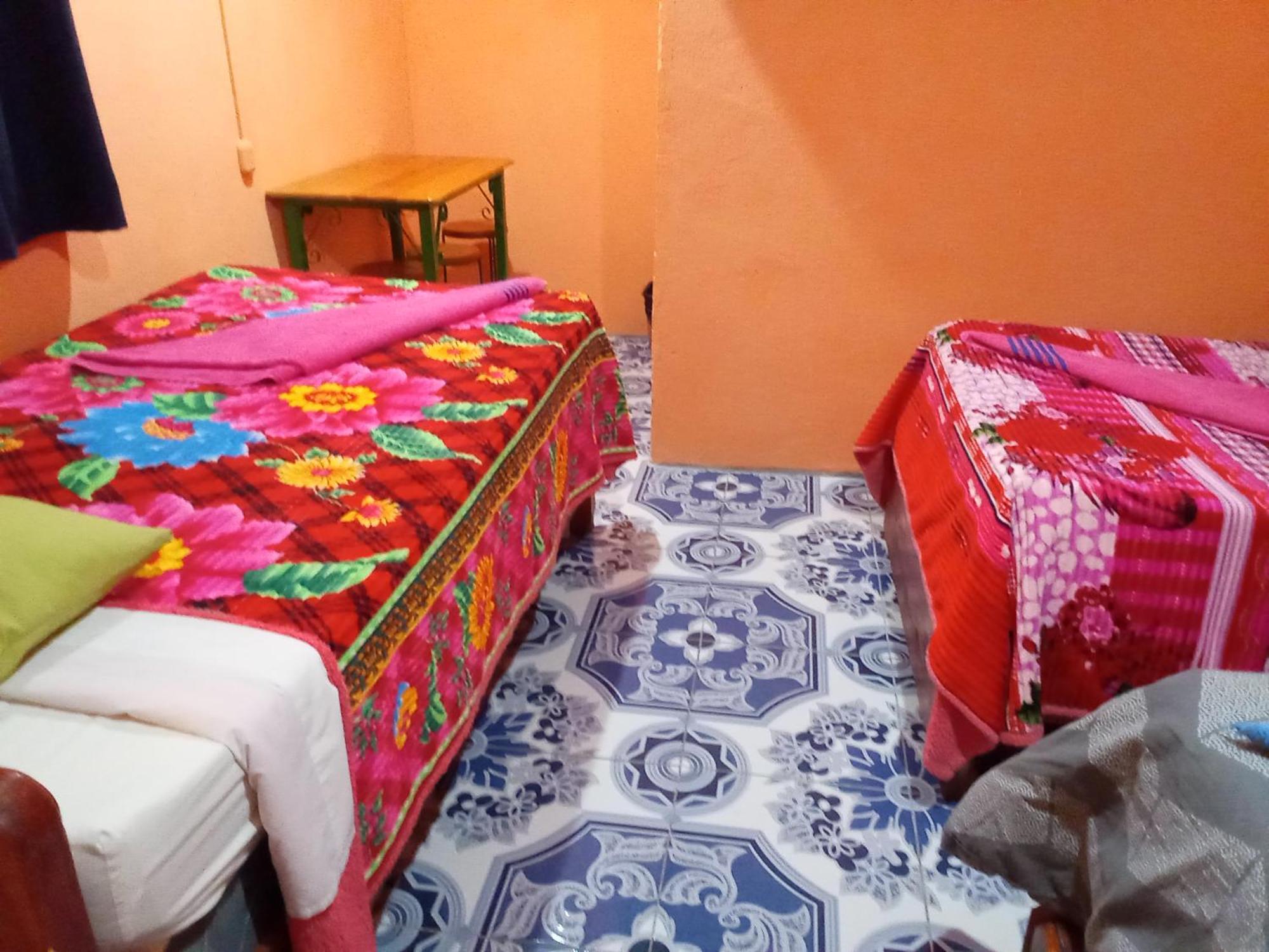 Hospedaje Santo Domingo Panajachel Exteriér fotografie