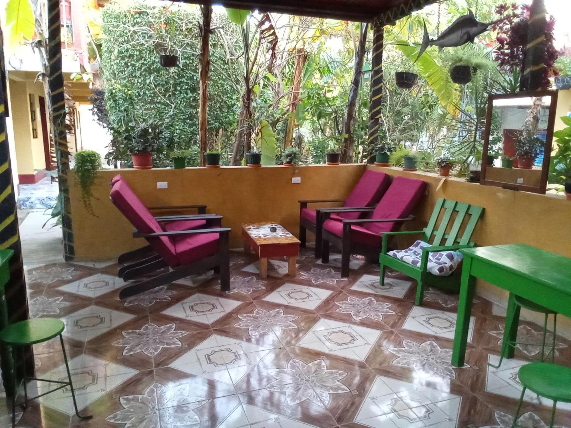 Hospedaje Santo Domingo Panajachel Exteriér fotografie