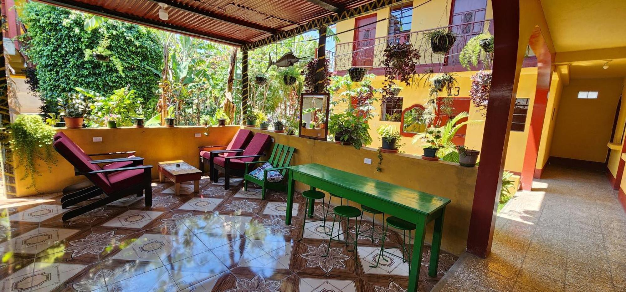 Hospedaje Santo Domingo Panajachel Exteriér fotografie