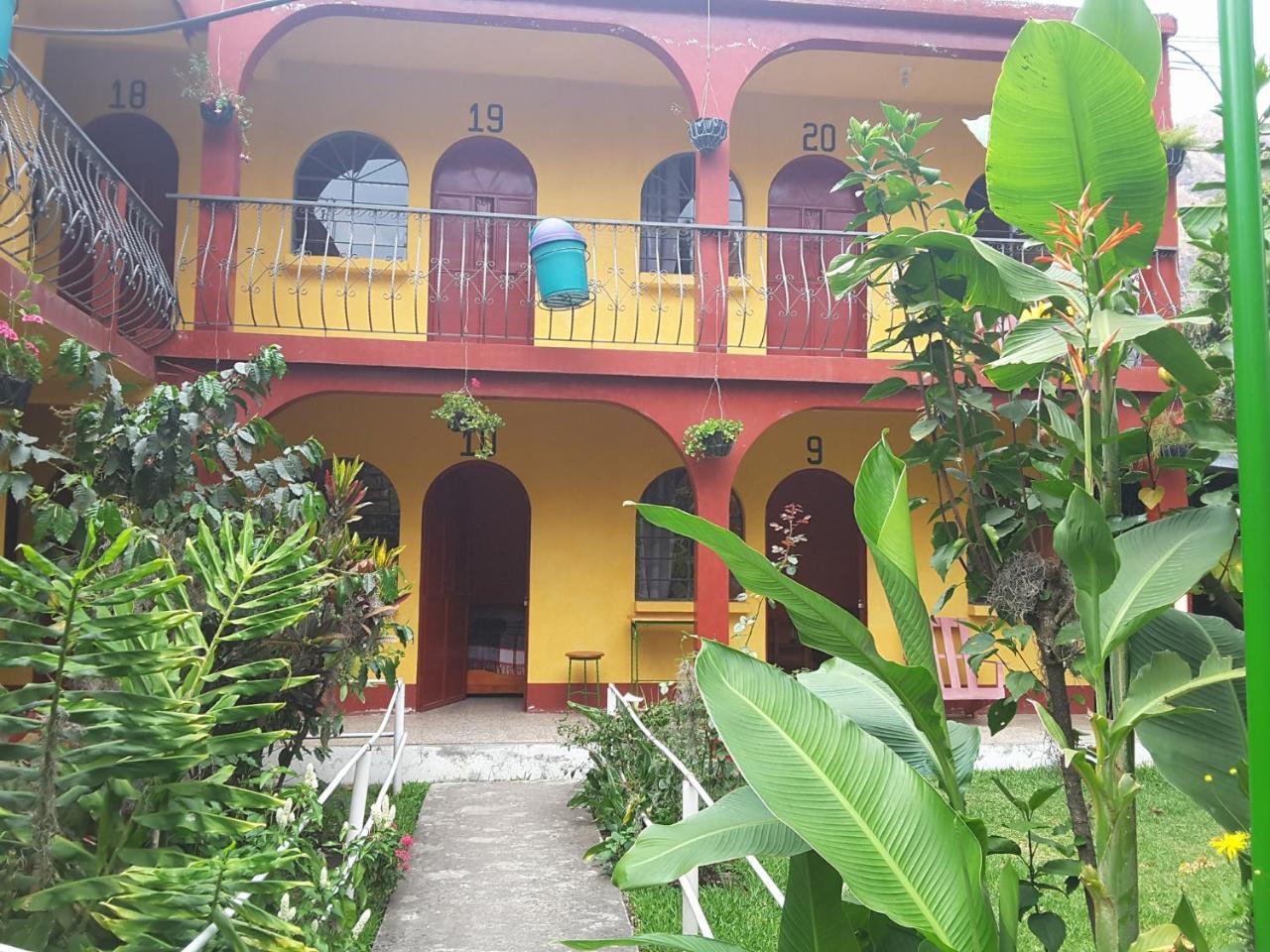 Hospedaje Santo Domingo Panajachel Exteriér fotografie